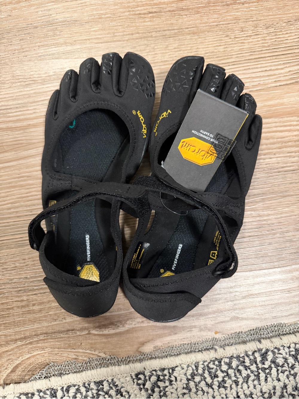 Vibram FiveFingers Black Shoes - size 6 (23cm)